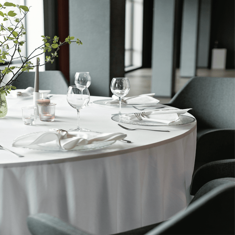 Diffuser emitting mist